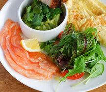 Фирменный завтрак с лососем