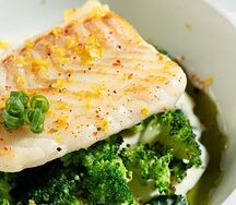 Филе трески со шпинатом и брокколи
