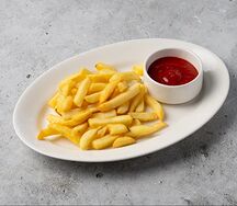 Картофель фри с кетчупом