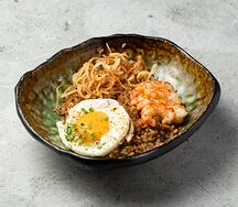 Жареный рис с креветкой