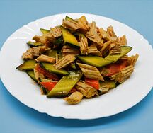 №410 Салат Соевое мясо с овощами