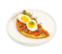 Вафля венская с гуакамоле и лососем