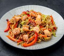 Лапша Wok с цыпленком гриль