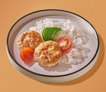 Куриные котлеты с рисом