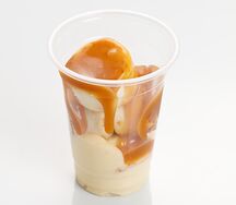 Сырники с ванильным кремом и карамелью