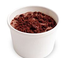 Десерт кофейный брауни с вишней