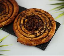 Улитка с карамелью и орехом пекан