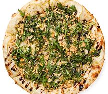 Пицца с голубым сыром и грушей