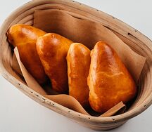Пирожок с тунцом и яйцом
