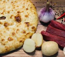 Осетинский пирог с мясом и картофелем 30 см