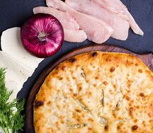 Осетинский пирог с сыром, курицей и грибами 30 см