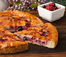 Пирог карамельно-ягодный