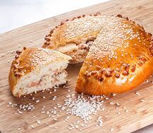 Пирог с рыбой и рисом