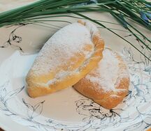 Сочник с вишней