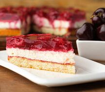 Пирог заливной Зимняя вишня