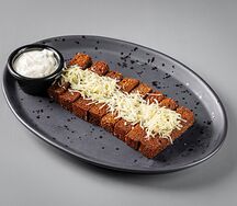 Гренки с чесночным соусом