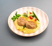 Куриные котлетки с картофельным пюре