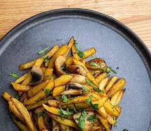 Жаренный картофель с грибами