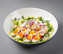 Американский кобб-салат с курицей