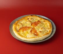 Лепешка с сыром и томатами