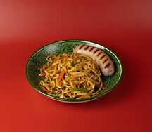 Лагман с купатами гриль