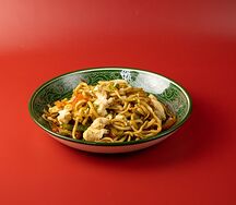 Лагман, жаренный с говядиной