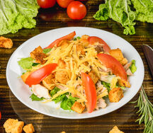 Салат Цезарь с курицей