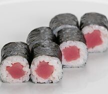 Классические роллы с тунцом