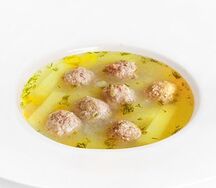 Бульон куриный с фрикадельками из индейки