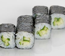 Классические роллы с огурцом