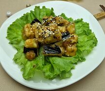 Салат с баклажанами-темпура