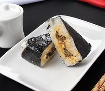 Онигири с грибами