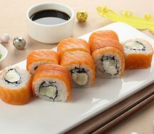 Филадельфия с ананасом ролл