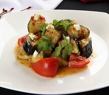 Салат с баклажанами и томатами