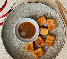 Хрустящий тофу с азиатским соусом