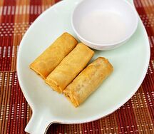 Сладкий нэм с бананом