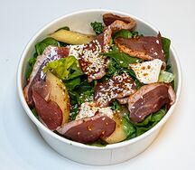 Салат с копчёной уткой и лавандовой заправкой