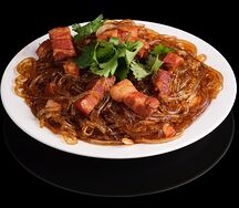 Стеклянная лапша с грудинкой