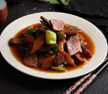 Говяжий язык в соусе