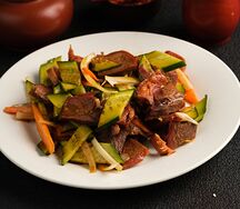 Салат из говяжьего языка с огурцом