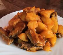 Тушеные ребра с картофелем