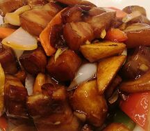 Тушеный картофель с грудинкой