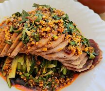 Говядина на огуречной подушке