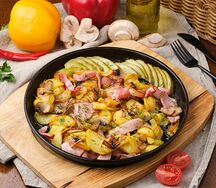 Картошка жареная с мясом и грибами