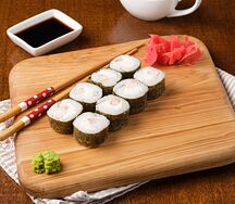 Ролл с креветкой