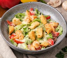 Салат Цезарь с креветкой