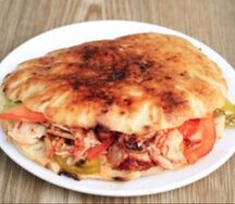 Донар со свининой и сырными палочками