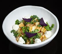 Салат с хрустящими баклажанами