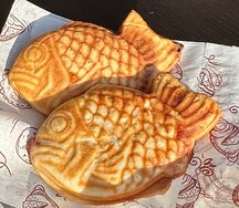 Рыбки Пуноппан с яблочно-клубничным джемом