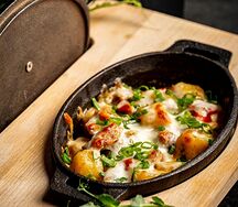 Запечённый картофель со свининой Жаркое генеральское